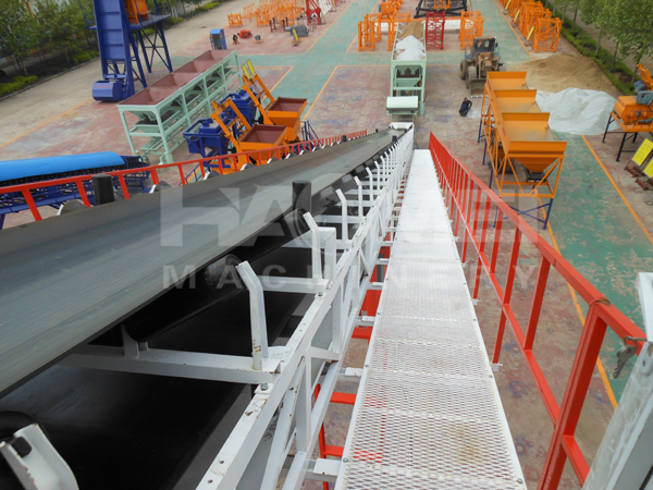 Container type concrete batching plant aggregate and proportioning conveying system