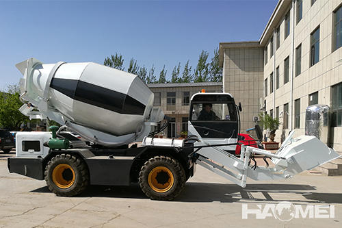 self propelled concrete mixer