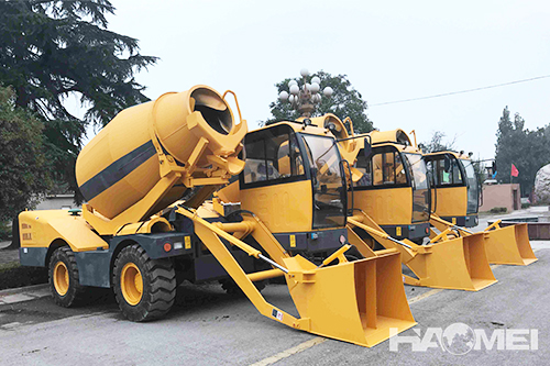 mobile self loading concrete mixer price