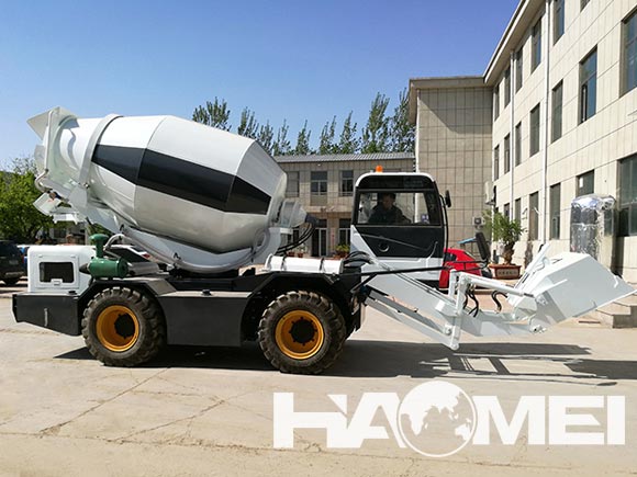 self loading mobile mixer